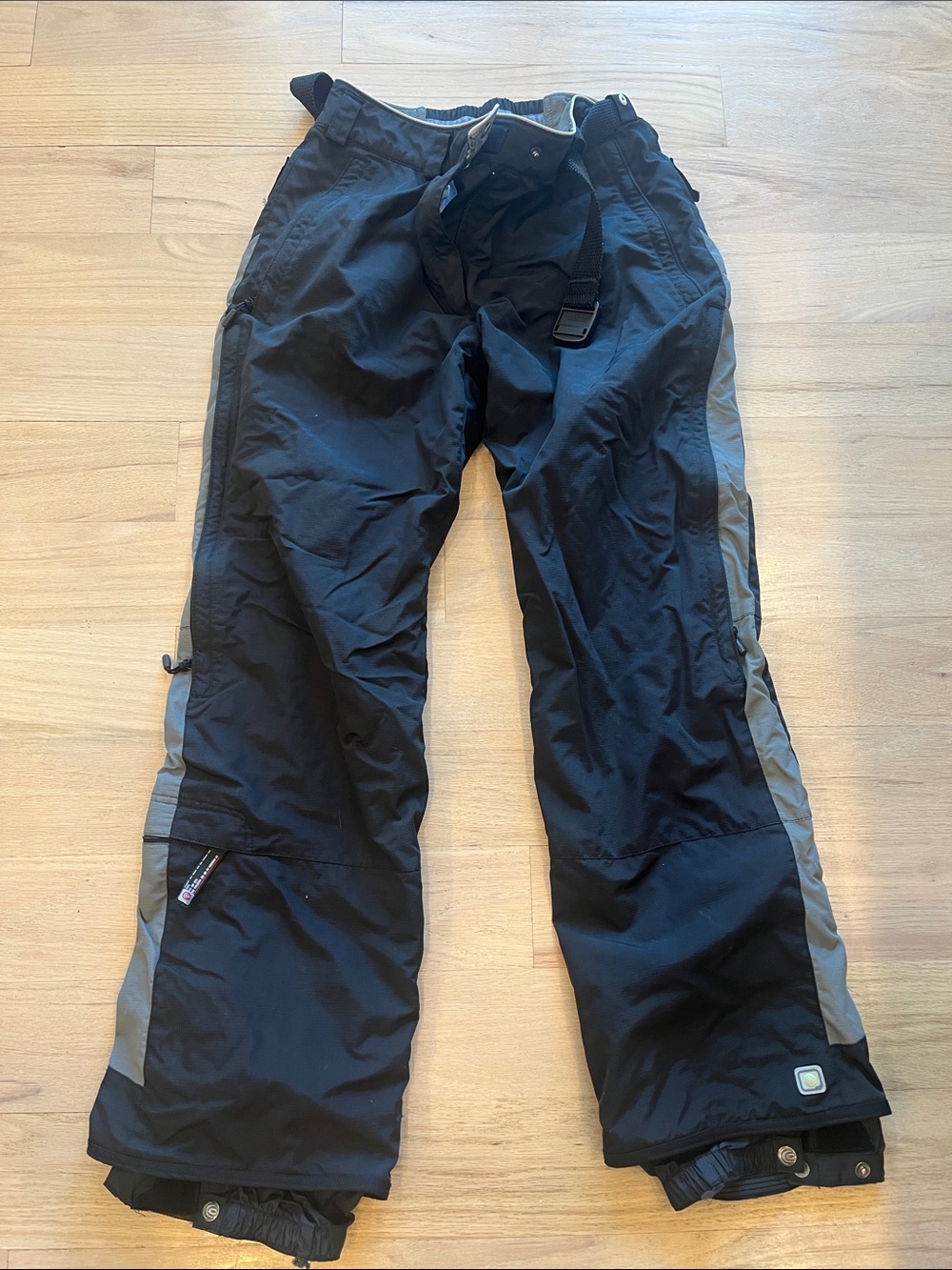 Black Wide-Leg Snow Pants with Gray Side Panels